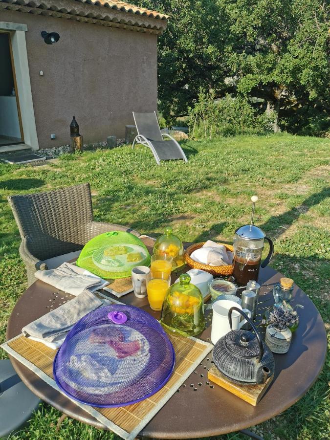 La Peyregoune Blieux Exterior foto
